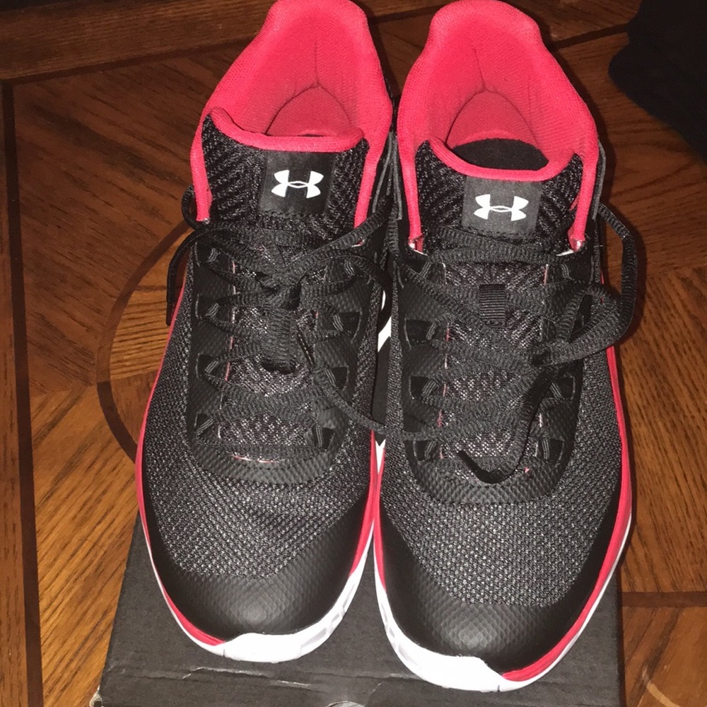 Brand new : Under Armour Basketball Shoes